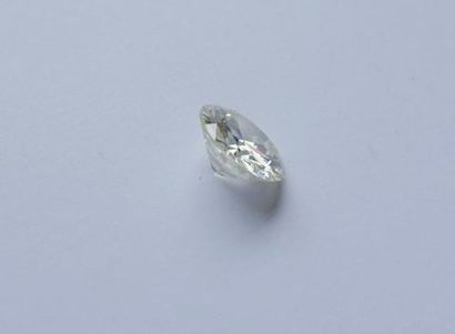 null Diamant sur papier, de forme ronde et de taille brillant, pesant 4,24 ct.
