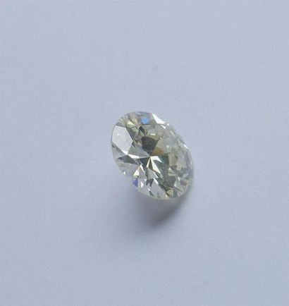 null Diamant sur papier, de forme ronde et de taille brillant, pesant 4,24 ct.
