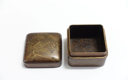 null JAPON - Époque EDO (1603-1868), XVIIIe siècle.
Deux kobako de forme carrée en...
