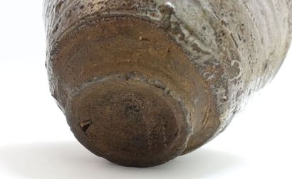 null JAPON - Époque EDO (1603-1868), XIXe siècle.
Chawan de forme conique évasée,...