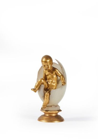 null Émile-André BOISSEAU (1842-1923).
Enfant sortant d'un oeuf
Bronze doré et onyx.
Signé...