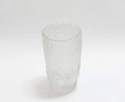 null René LALIQUE (1860-1945).
Vase " Coq et plumes " (1928).
Épreuve en verre blanc...