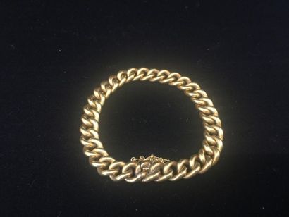 null Bracelet articulé en or jaune 750 millièmes, les maillons entrelacés.
Poids...