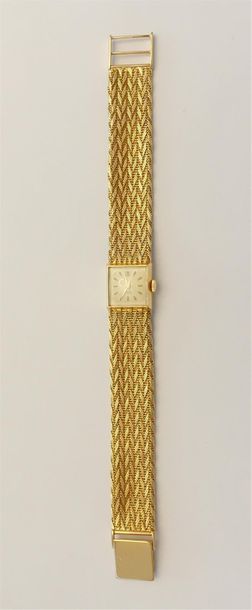 null KODY.
Montre bracelet de dame, en or jaune 750 millièmes, la montre de forme...