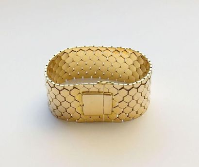 null Bracelet large et articulé en or jaune 750 millièmes, les maillons à motifs...