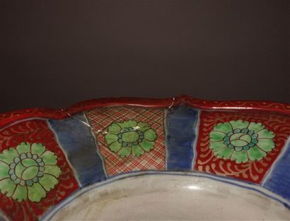 null Grande potiche en porcelaine de Chine à décor vert et rouge, col évasé, deux...