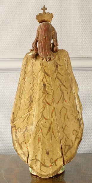 null École du XVIIIe siècle.
Vierge en bois polychromé.
Haut. : 43 cm.
(Accidents...