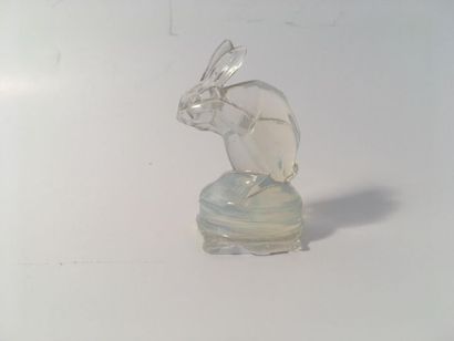 null R. LALIQUE FRANCE.
Petit lapin en cristal, signé R. Lalique France, n° 285.
Haut....