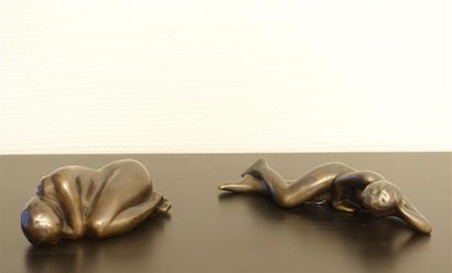 null Jacqueline BEZ (née en 1927).
Femmes nues, allongées
Deux bronzes patinés, signés,...