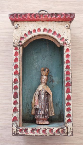 null ART POPULAIRE, XIXe siècle.
Ex-voto présentant la Vierge couronnée.
Reliquaire...