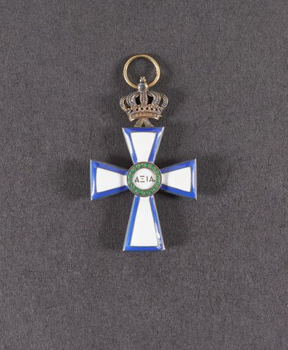 null CROIX DE LA VALEUR, fondée en 1913.
Croix de commandeur en vermeil et émail,...