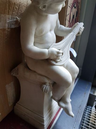 E.BARRIAS E.BARRIAS
Musicien à la mandoline
Sculpture en marbre
H : 63 cm - L: 26...