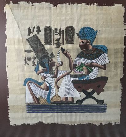 Quatre pièces encadrées : Quatre pièces encadrées :
- souvenir égyptien sur papyrus
-...