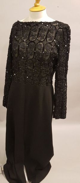 ANONYME ANONYME

Robe longue du soir, esprit années 1930, en lainage noir, corsage...
