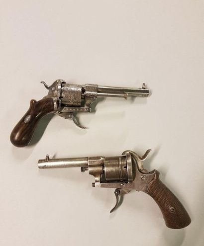 2 Revolver système Lefaucheux 2 Lefaucheux system revolver