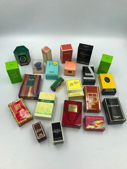 Lot de vingt deux miniatures homotéhtiques avec parfums d'origine et coffrets dont...