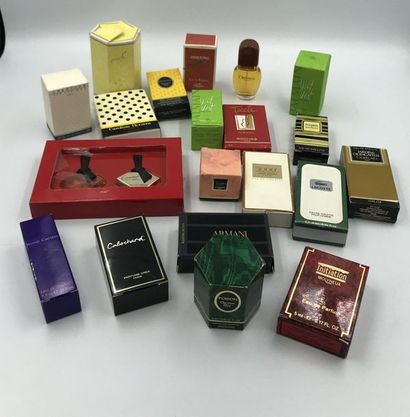 Lot de vingt miniatures homotéhtiques avec parfums d'origine et coffrets dont Christian...