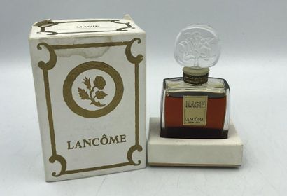 Lancôme. Magie. Flacon en verre incolore pressé moulé Étiquette titrée et bouchon...