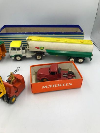 DINKY SUPER TOYS- DINKY TOYS France- DINKY TOYS Angleterre DINKY SUPER TOYS- DINKY...