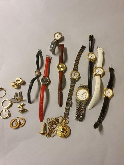 Lot de bijoux fantaisie et montres bracelets dont LIP Lot de bijoux fantaisie et...