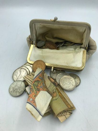 Porte monnaie contenant : billets et pièces démonétairisé Porte monnaie contenant...