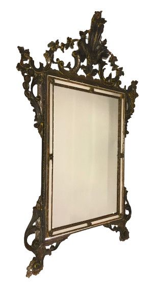 null 
Polychrome wood mirror with rocaille decoration
Louis XV style
150 x 90 cm
(accidents...
