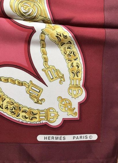 HERMES-Paris HERMES-Paris

CARRE en twill de soie imprimée " Les éperons", signé...