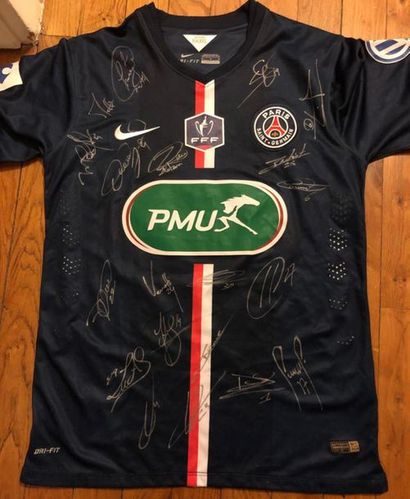 [Football] [Football]
Maillot équipe PSG Ligue 1 porté et donné par Verratti, signé...
