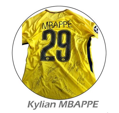 Kylian MBAPPE - Maillot de football Kylian MBAPPE

Maillot officiel de football match...