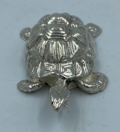 TORTUE en argent massif TORTUE in sterling silver

Gross weight: 205g

L: 7,3 cm