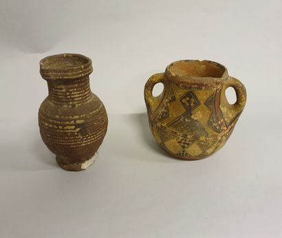 null Set of 2 terracotta vases with damages