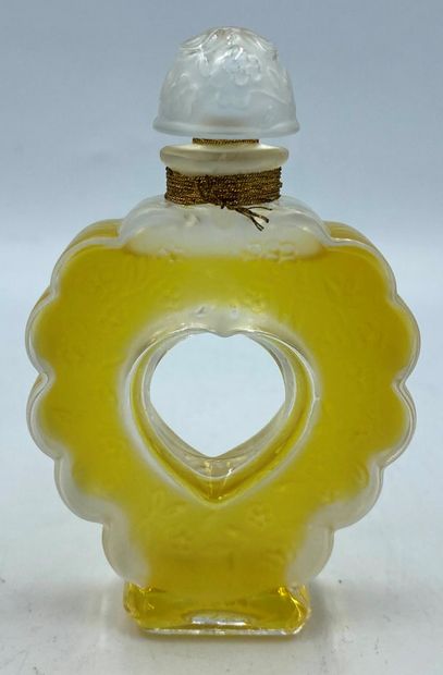 NINA RICCI "Cœur joie" NINA RICCI "Heart of Joy 

Crystal bottle with a poly-lobed...