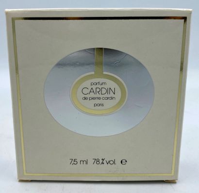 PIERRE CARDIN " Pierre Cardin " PIERRE CARDIN " Pierre Cardin " 

Flacon en verre...