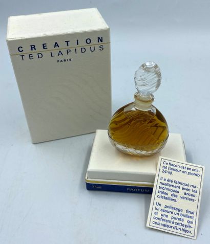 TED LAPIDUS " Création " TED LAPIDUS "Creation 

Glass bottle, wave-shaped on both...