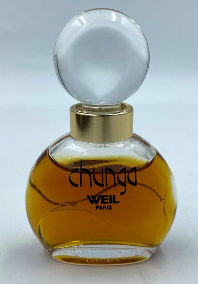 WEIL WEIL "Chunga 

Glass bottle, titled. Gilded neck. Disc-shaped stopper. Contains...