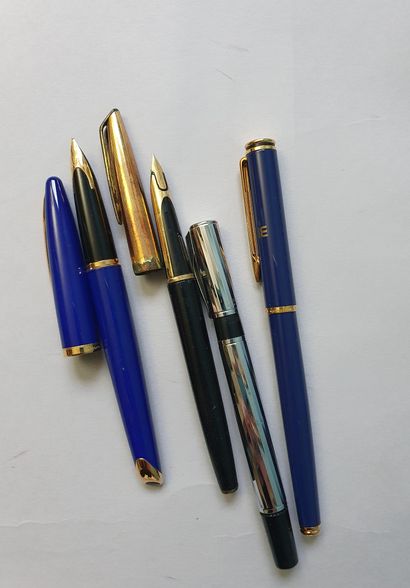WATERMAN WATERMAN

Lot de stylos : stylo à bille en métal doré et laqué bleu; stylo...