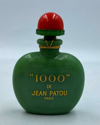 JEAN PATOU " 1000 " JEAN PATOU " 1000 " 

Bottle model snuffbox, in green glass....