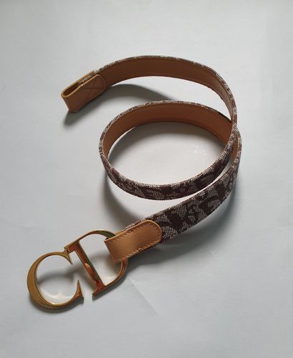 CHRISTIAN DIOR, Made in France CHRISTIAN DIOR, Made in France

Ceinture en toile...