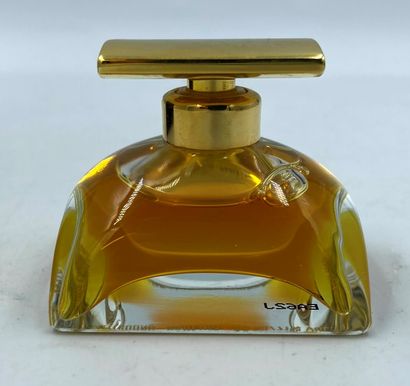 ESTEE LAUDER " Spellbound " ESTEE LAUDER " Spellbound 

Glass bottle with inkwell...