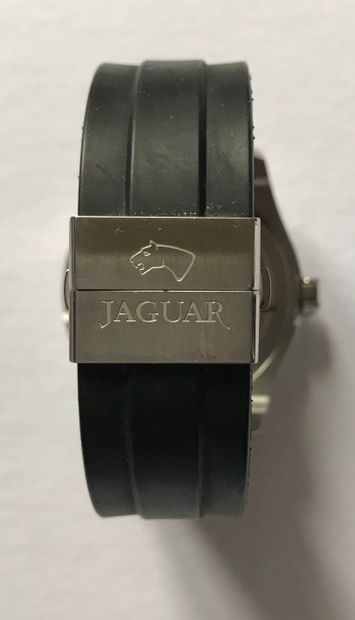 JAGUAR JAGUAR

J678 

Montre bracelet homme en métal et bracelet caoutchouc à boucle...