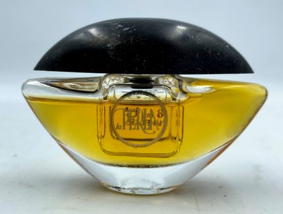 LA PERLA LA PERLA 

Glass bottle, titled with gold on one side. Black stopper. Contains...