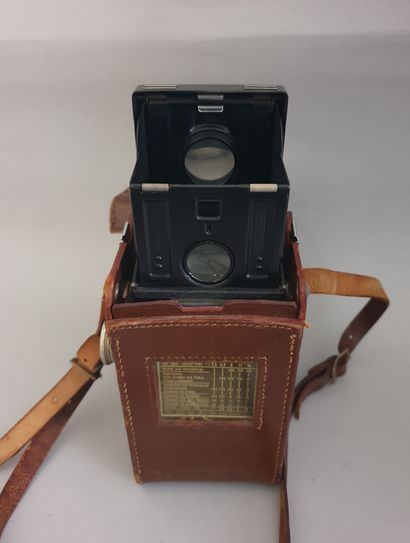 Appareil photographique, boîtier Rolleiflex n°1217346 avec objectifs Zeiss Opton...