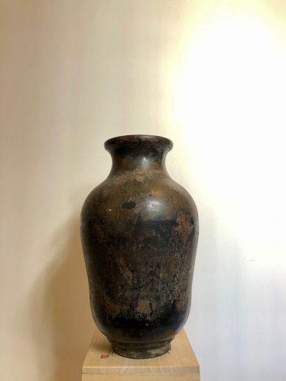null Vase en terre vernissée 

Origine : Chine 

Dynastie des Qing, fin XIXe-début...