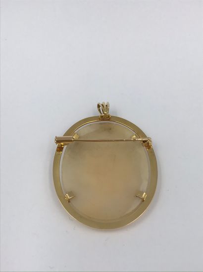 Camée coquille monté en broche en or jaune pouvant former pendentif Camée coquille...