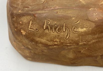 Louis RICHE Louis RICHE

CHIEN DE BERGER

Sculpture en terre cuite signé

H: 44 cm...