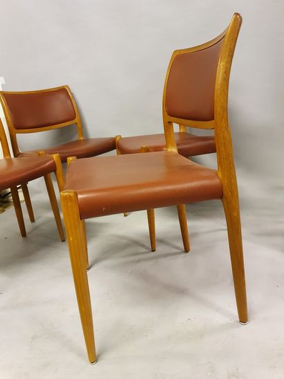 Mobilier Danois Mobilier Danois

Suite de quatre chaises en bois et garniture cuir...
