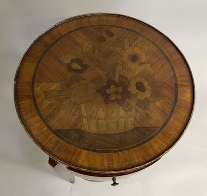 PETITE TABLE DE SALON de forme ronde en bois de placage marqueté en feuille dans...