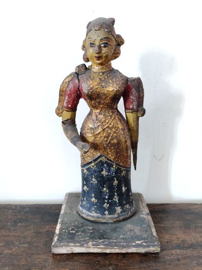 Femme en bois sculpté polychrome et doré, Femme en bois sculpté polychrome et doré,


Asie...