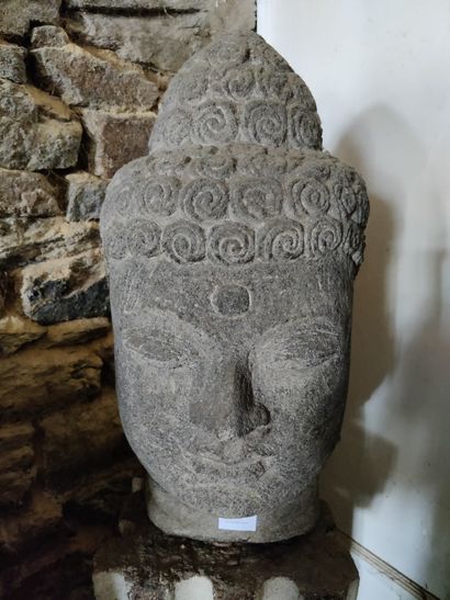 Tête de Buddha en pierre