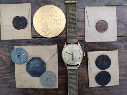 Lot comprenant une montre GRADU, une médaille du cinquantenaire de la société de...